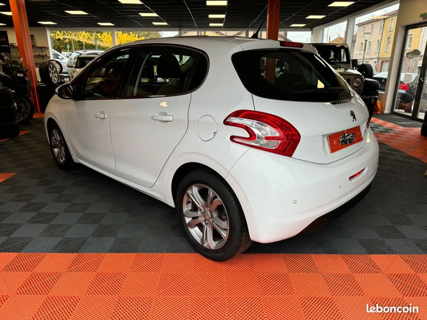 Peugeot 208 Pack Active 1.6I 16V 120 cv Garantie 12 mois - 2