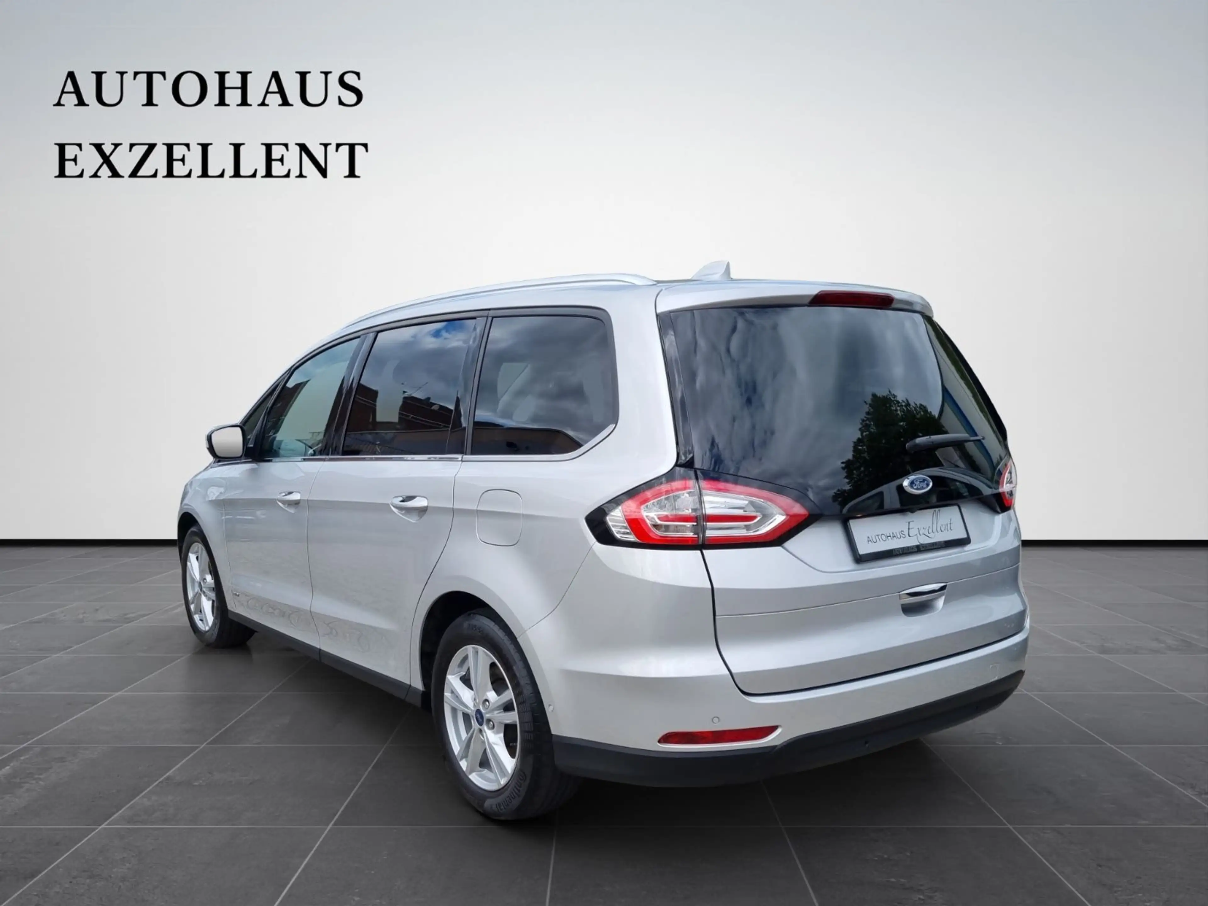 Ford Galaxy Titanium AWD*KLIMAAUT*NAVI*7S*LED*KAMERA* — photo 4