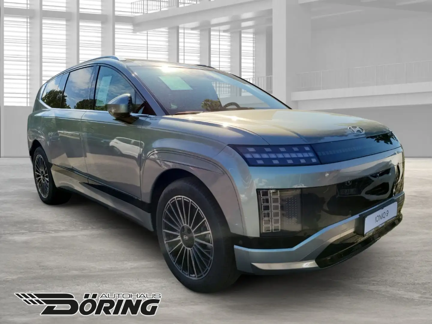 Hyundai IONIQ 9 UNIQ 6-Sitzer EV 110 kWh (307 PS) 4WD SD & Relax-P Grau - 2