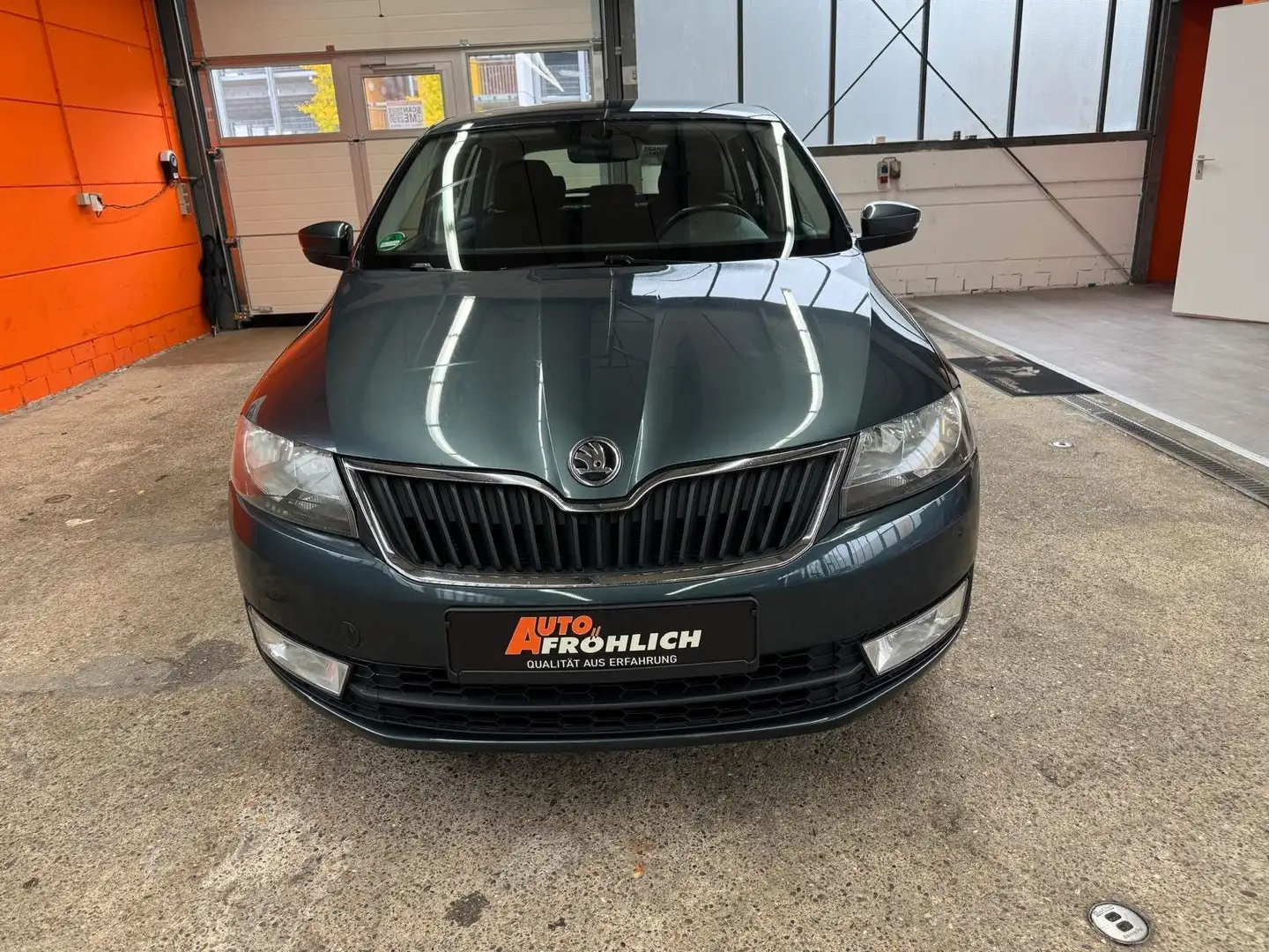 Skoda Rapid/Spaceback Spaceback Ambition DSG Grau - 2