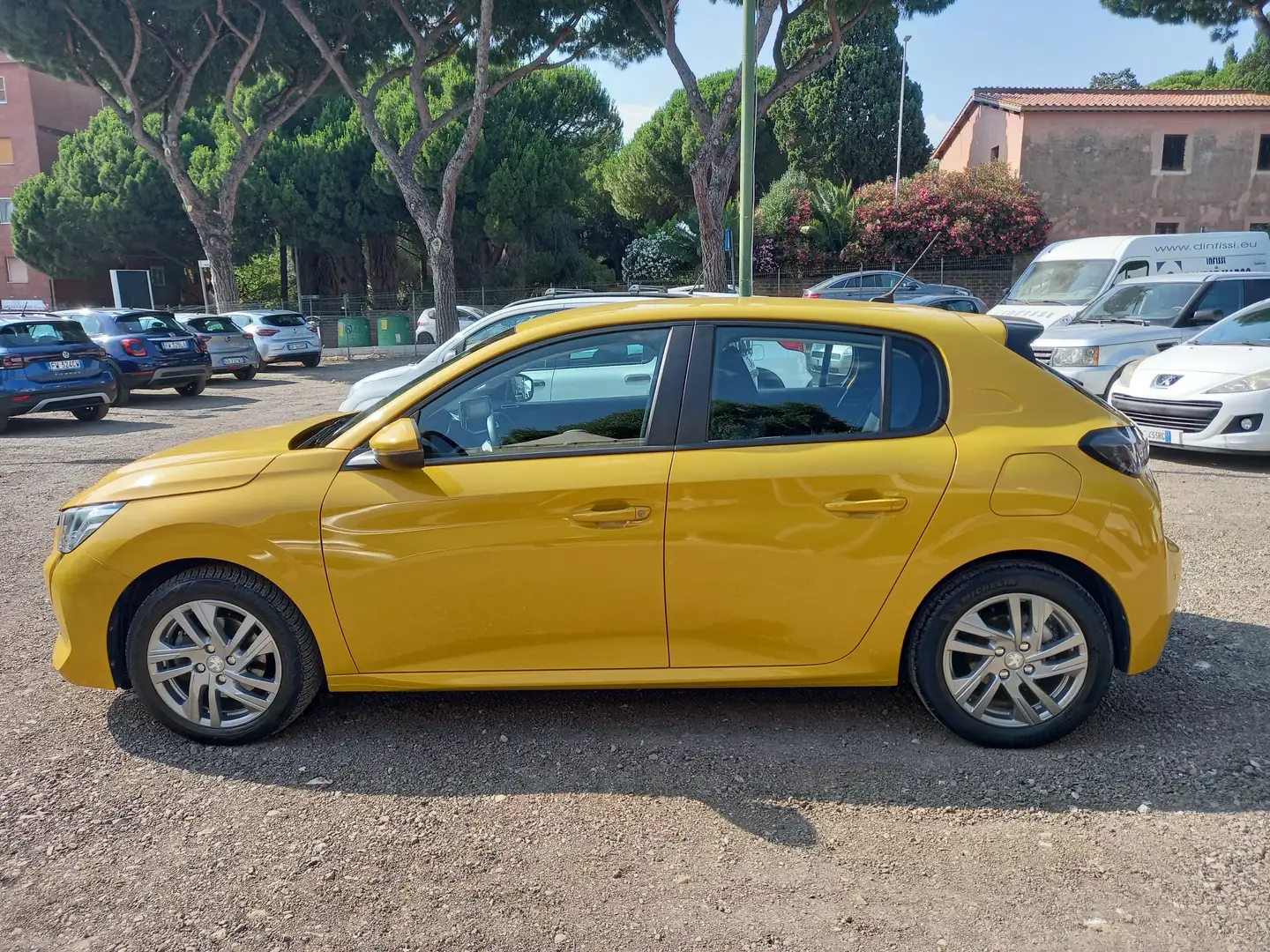 Peugeot 208 208 1.2 puretech Active s Geel - 2