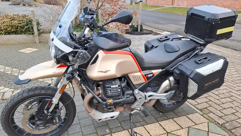 Moto Guzzi V 85 TT - foto 8