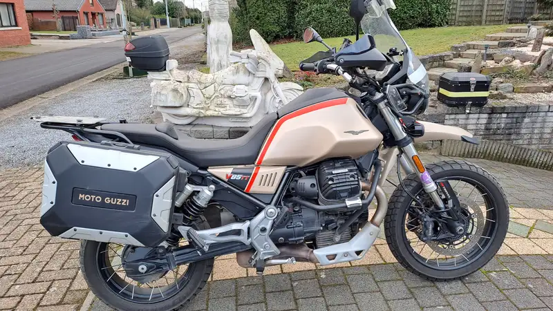 Moto Guzzi V 85 TT - foto 5