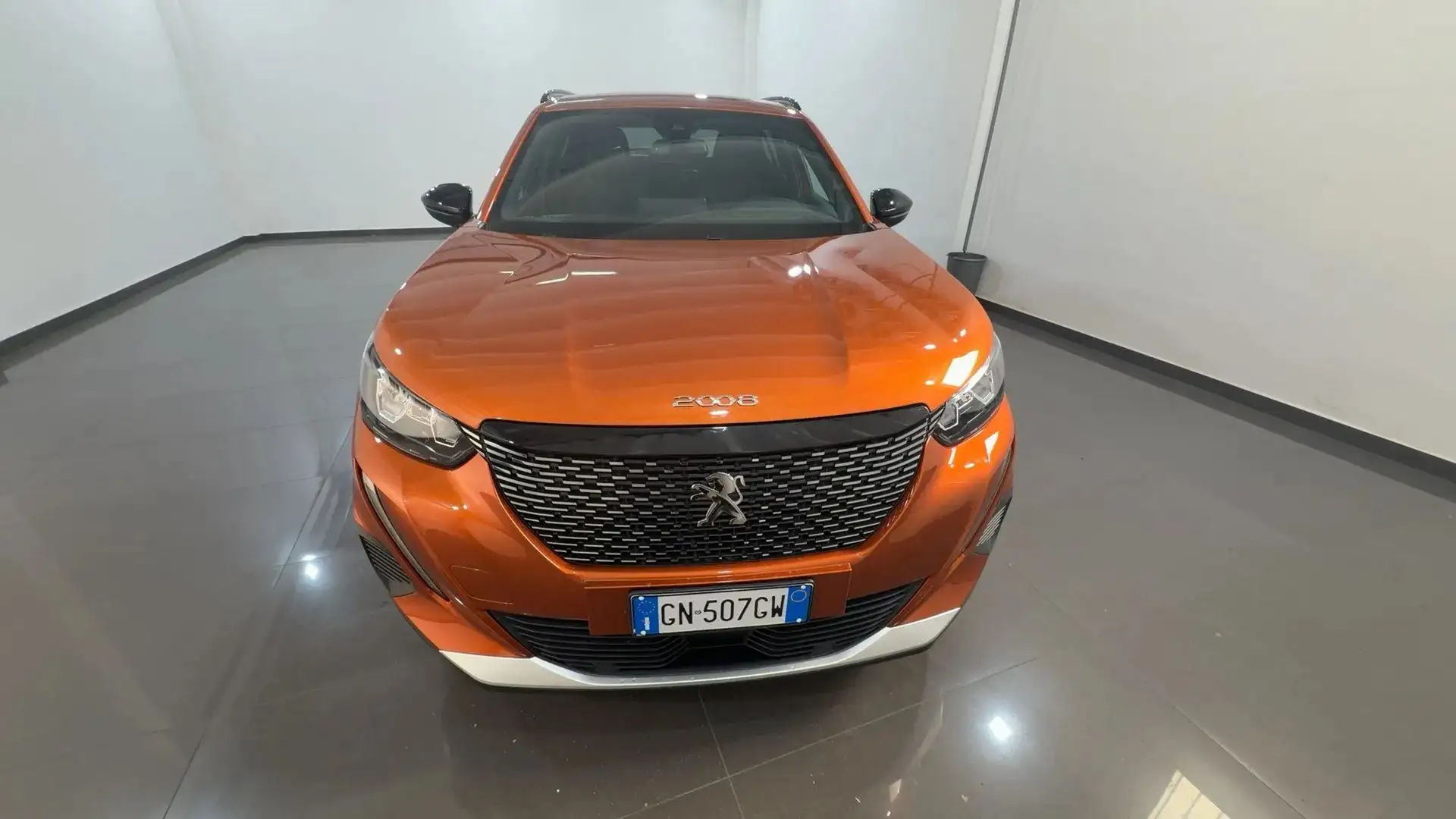 Peugeot 2008 2008 1.2 puretech Allure Pack s&s 100cv Naranja - 2