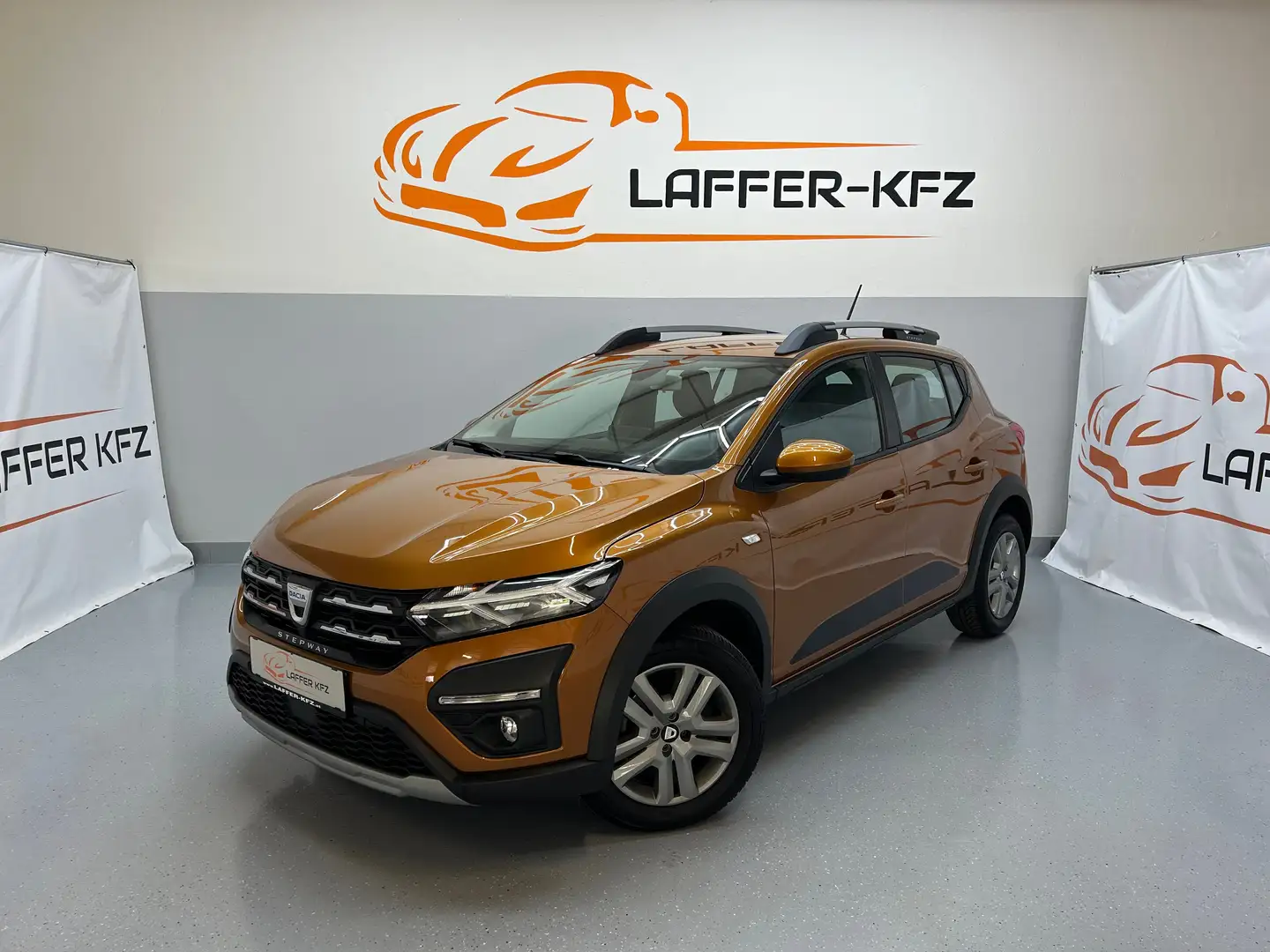 Dacia Sandero Stepway Comfort TCe KLIMA PDC RFK NAVI Orange - 1