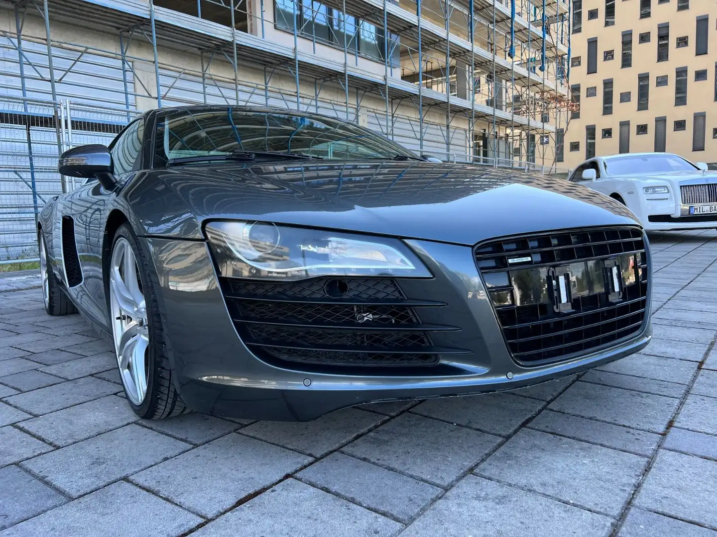 Audi R8 Coupe 4.2 FSI quattro*CARBON EDITION*TÜV NEU* Grau - 2