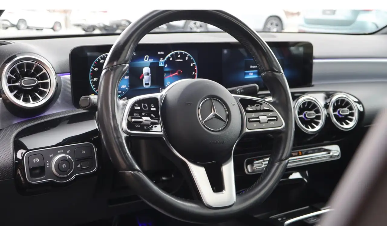 Mercedes-Benz A-Class снимка Mercedes-Benz A-Class