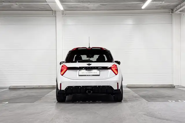 Mini Hatch view 7