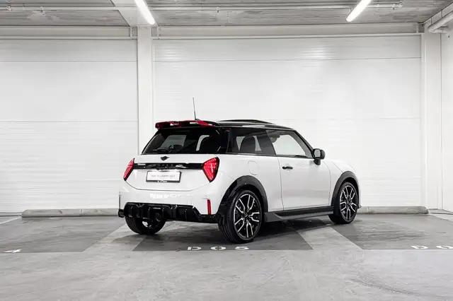 Mini Hatch view 6