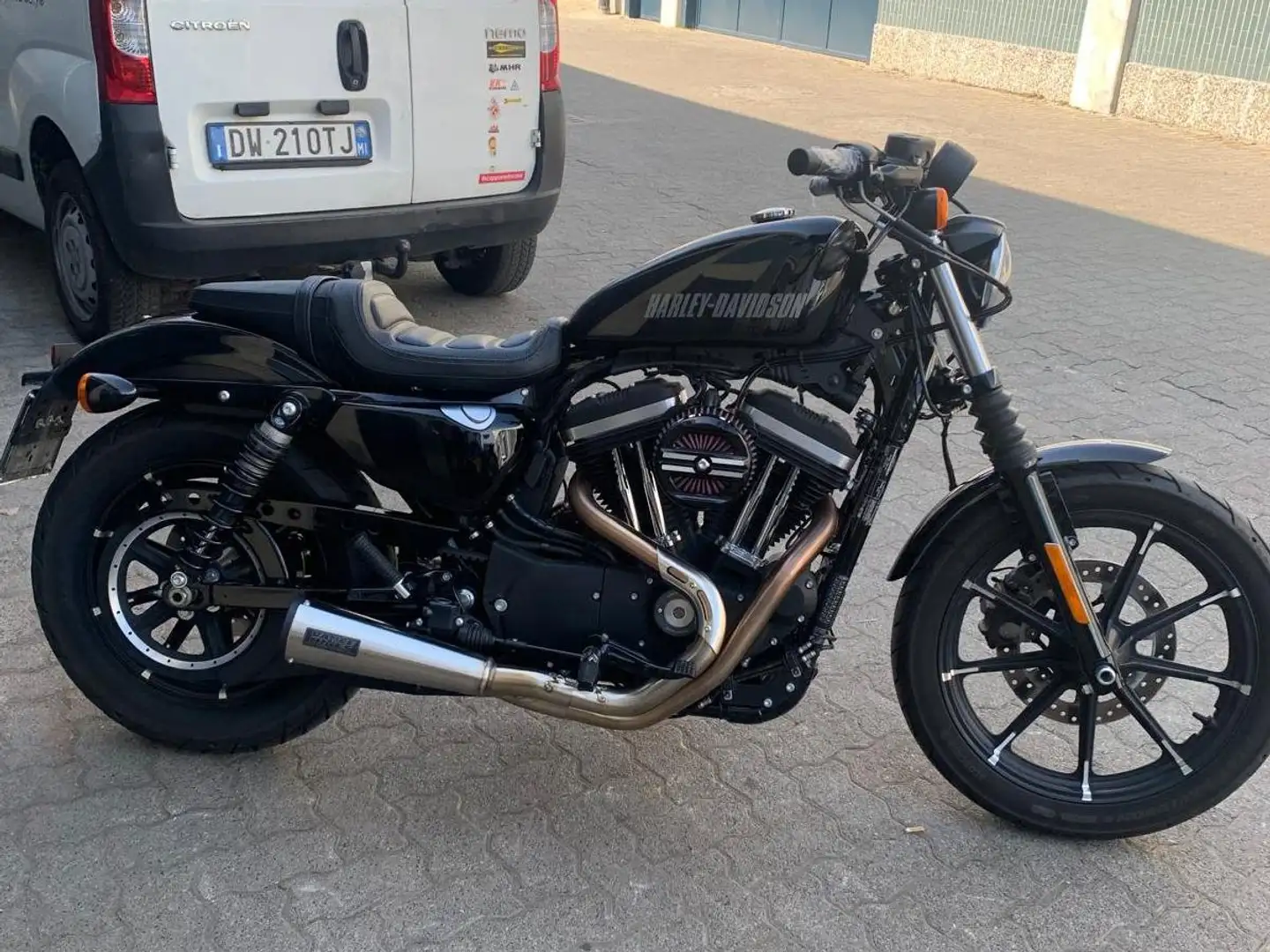 Harley-Davidson Iron 883 xl 883 n Noir - 1