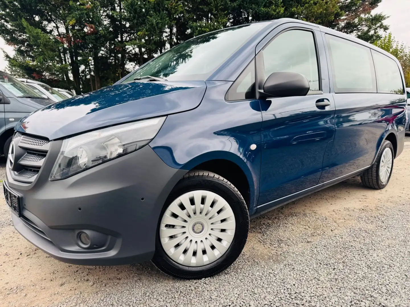 Mercedes-Benz Vito Tourer 114 CDI 9-GTronic/4Matic/Lang/Navi Blau - 1