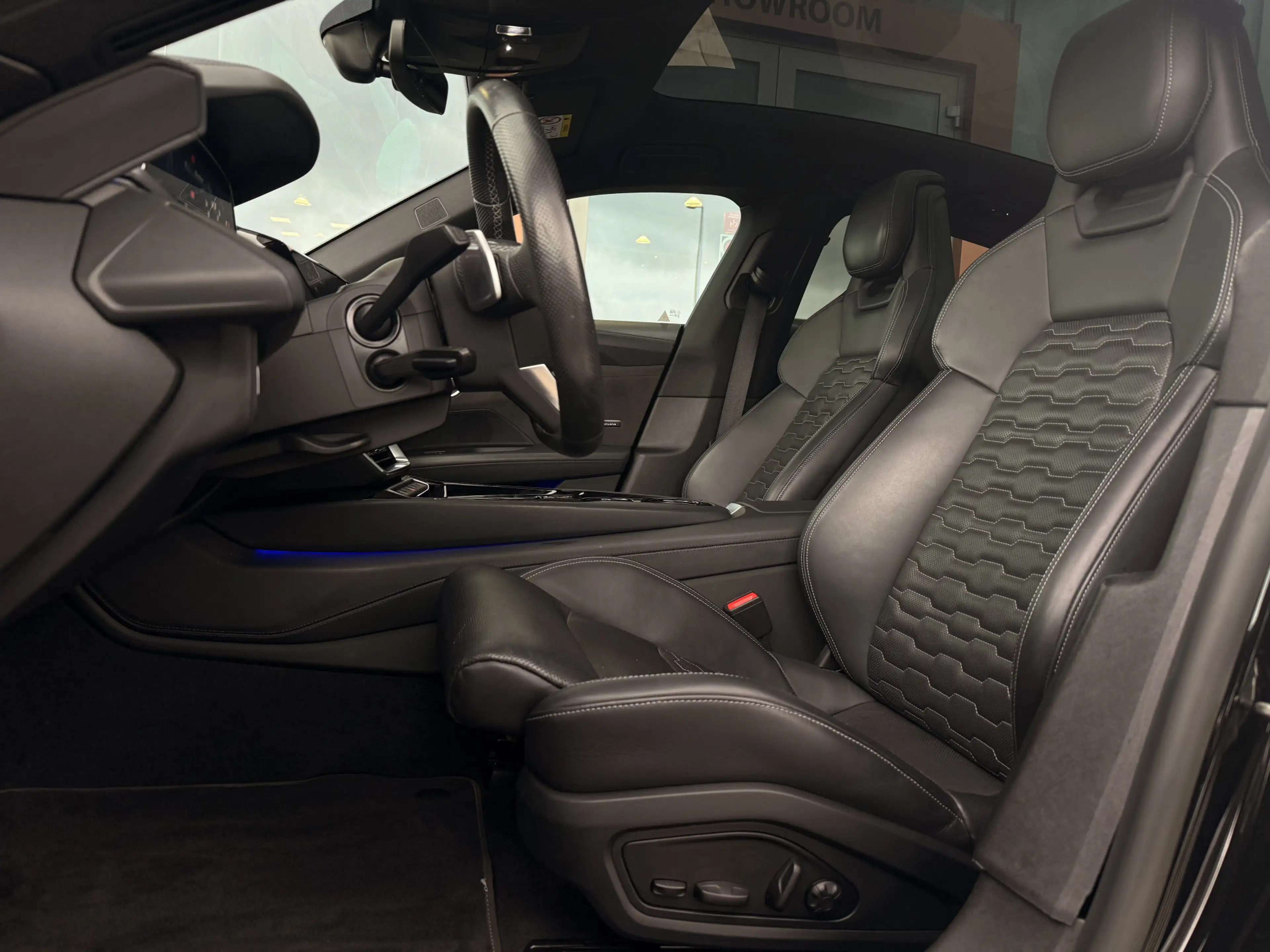 Audi e-tron GT 93 kWh | Audi Exclusive | Bang & Olufsen | Apple C — photo 4