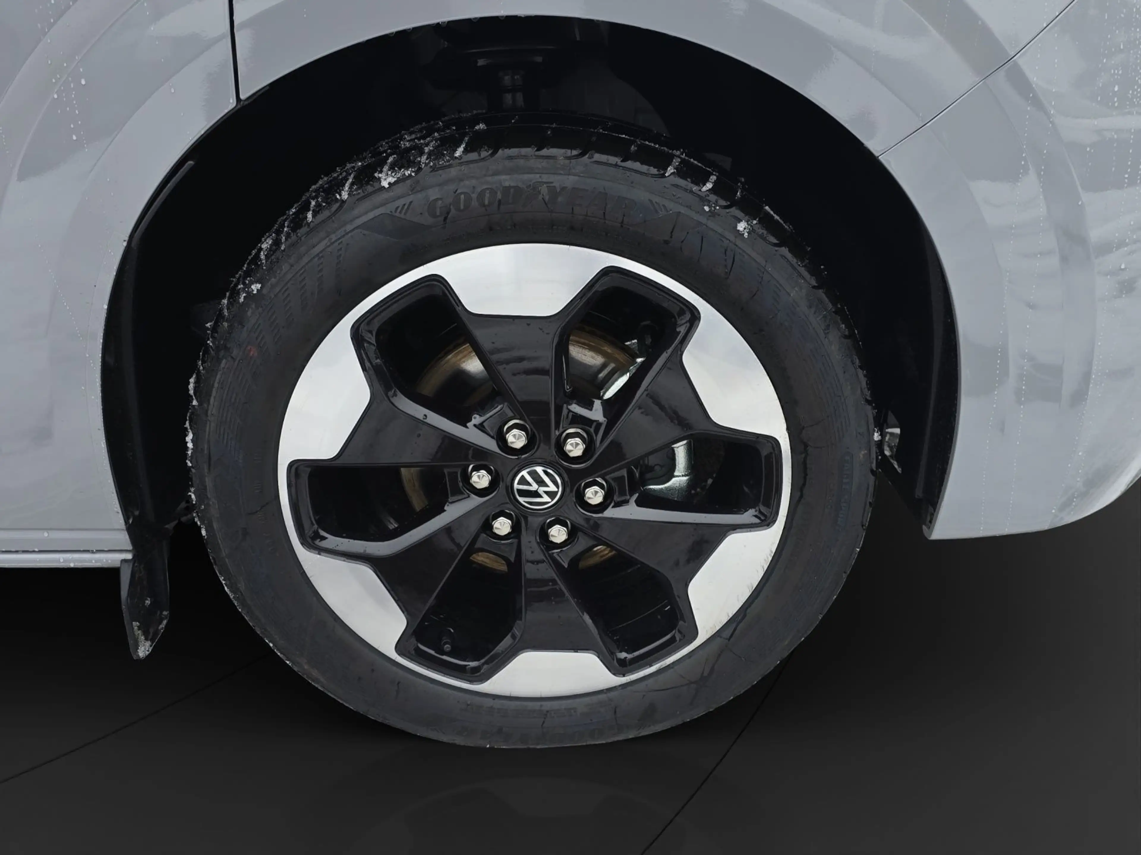 Volkswagen T7 Caravelle Lang Edition Pano Navi Standheizung — photo 12