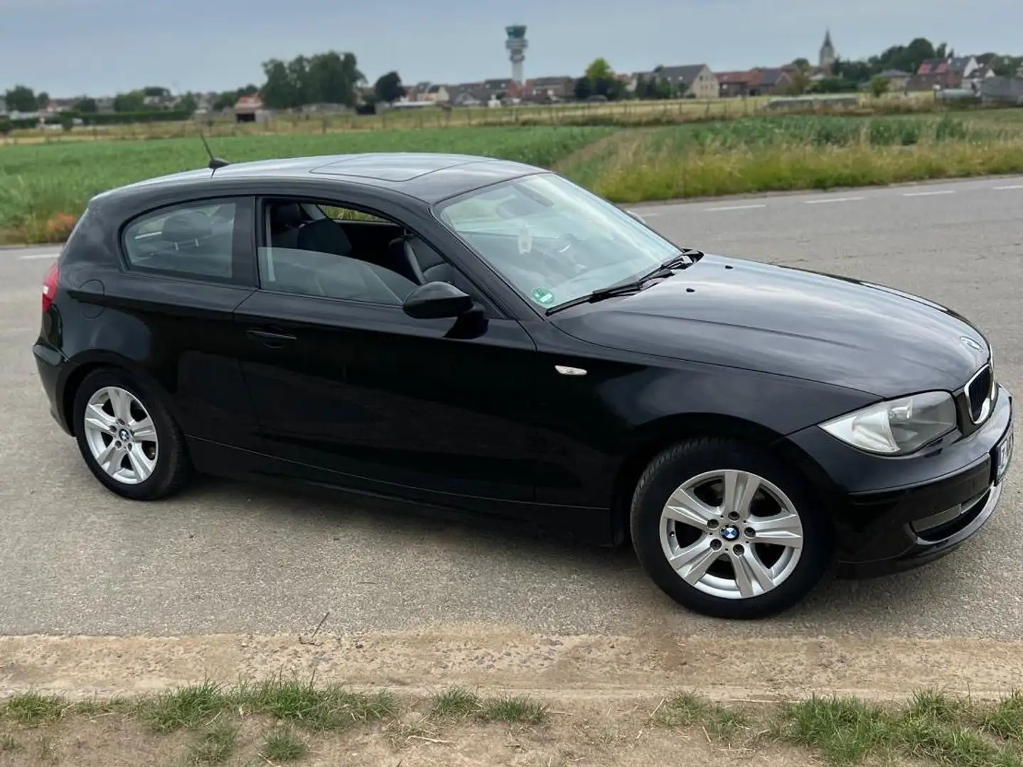 BMW 116 116iA Zwart - 2