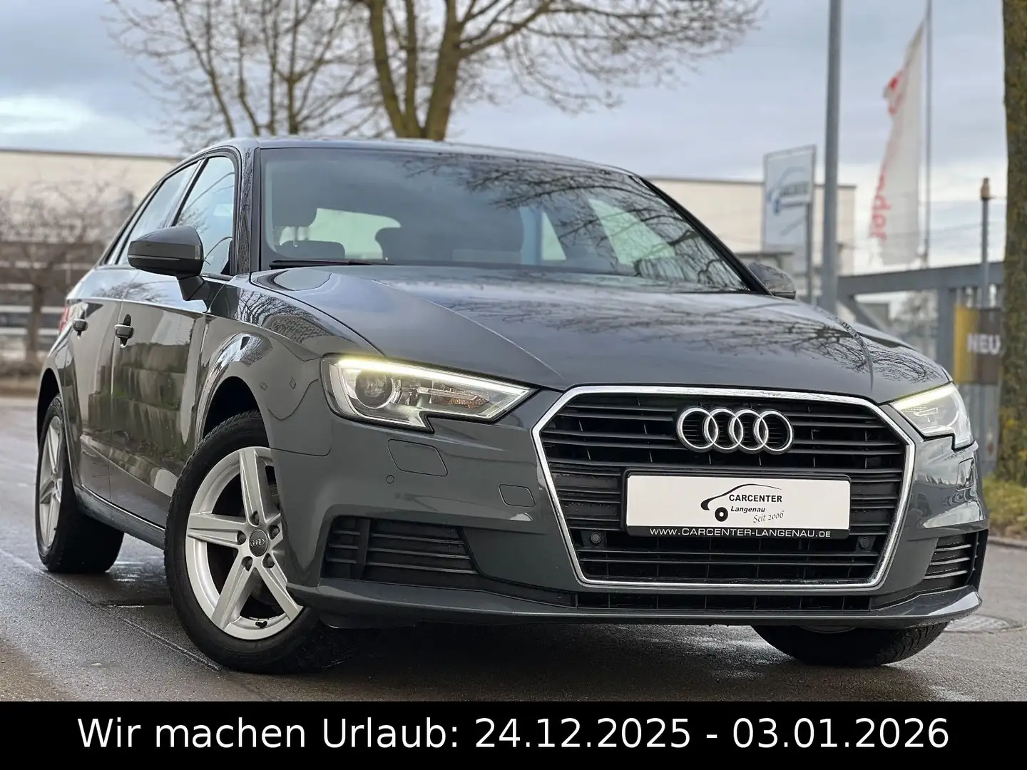 Audi A3 1.5 TSI ACT Sportback Grau - 1