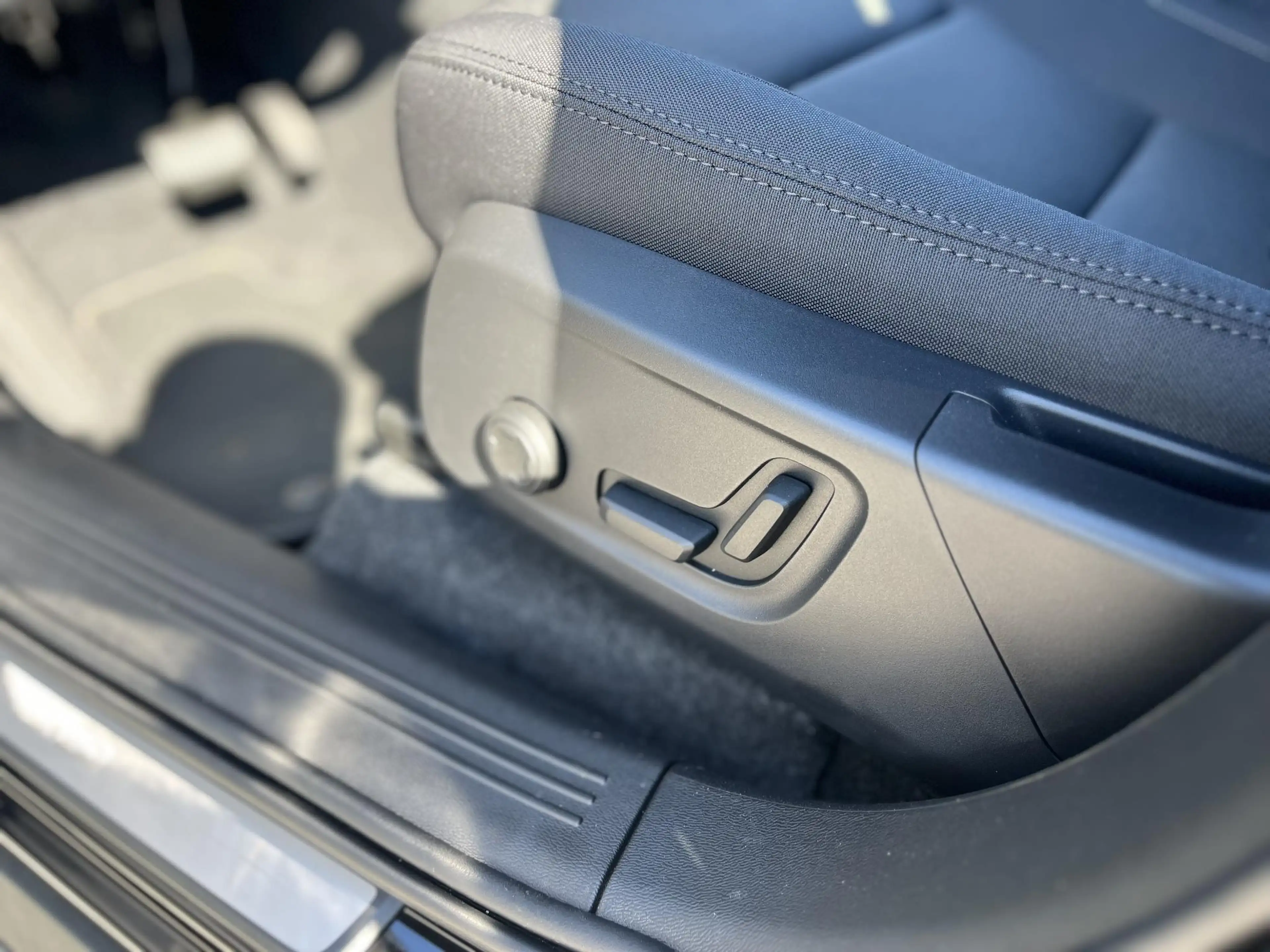 Volvo EX40 Single Motor Extended Range Plus Europa 82 kWh | M — photo 6