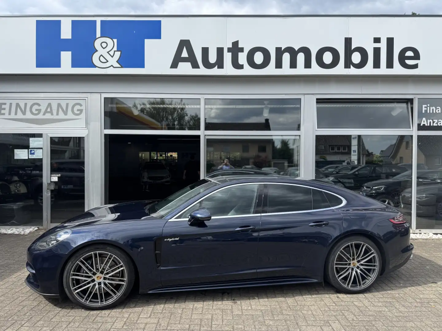 Porsche Panamera Blauw - 1