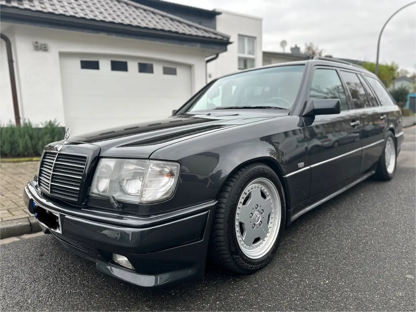 Mercedes-Benz E 320 E 320 T-modell orginal Amg paket scheckheft bei MB Black - 1