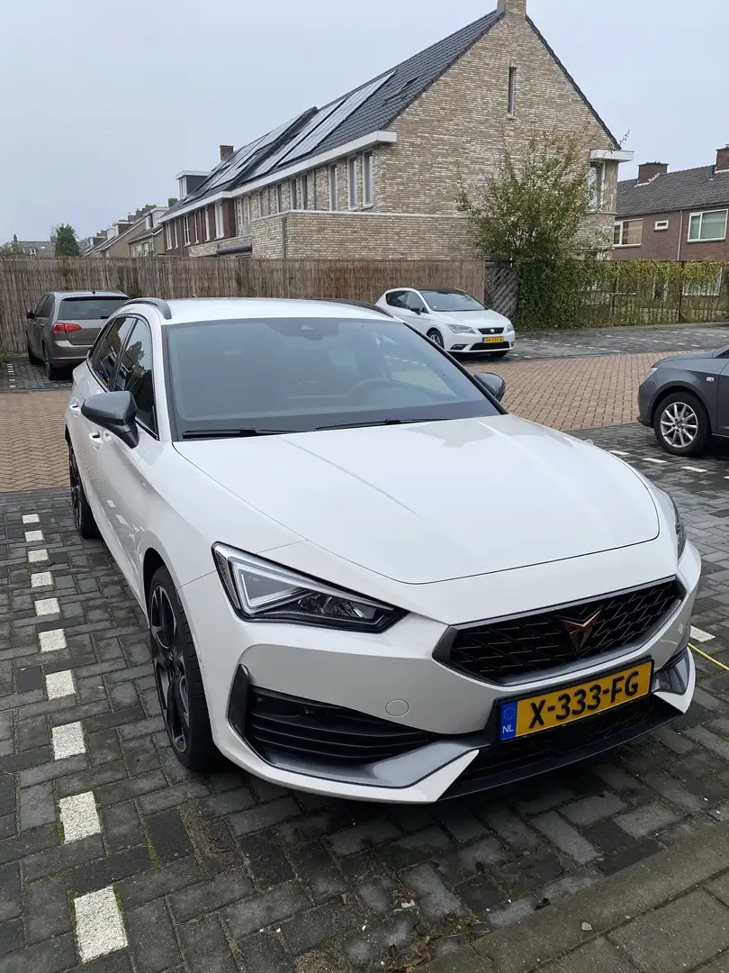 CUPRA Leon 1.4 e-Hybrid Adren. Wit - 1