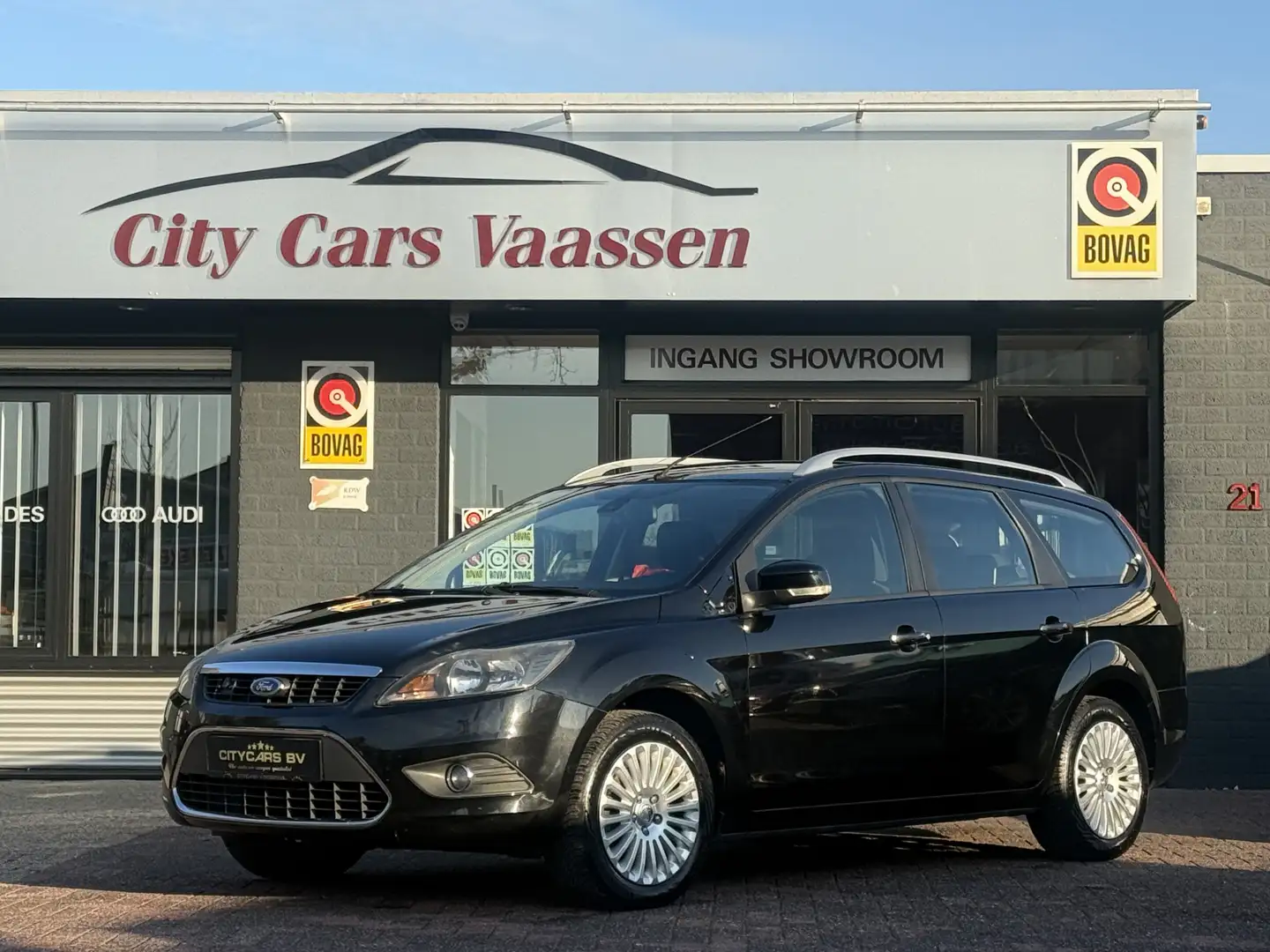 Ford Focus Wagon 1.8 Titanium Flexi Fuel 126 pk navigatie cli Noir - 1