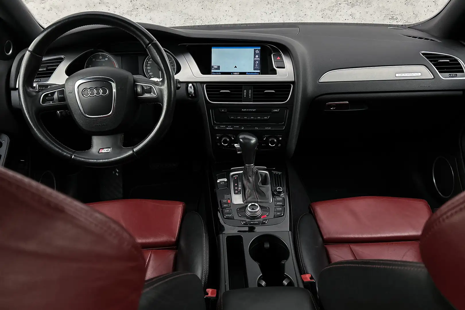 Audi A4 Limousine 3.0 TFSI S4 quattro 436PK | Elektrisch p Zwart - 2