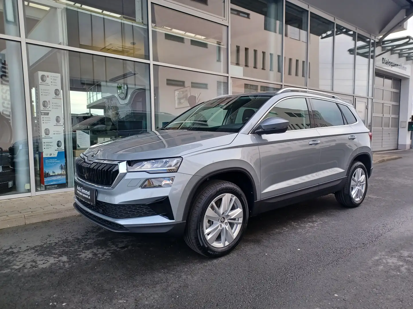 Skoda Karoq Selection Silber - 2