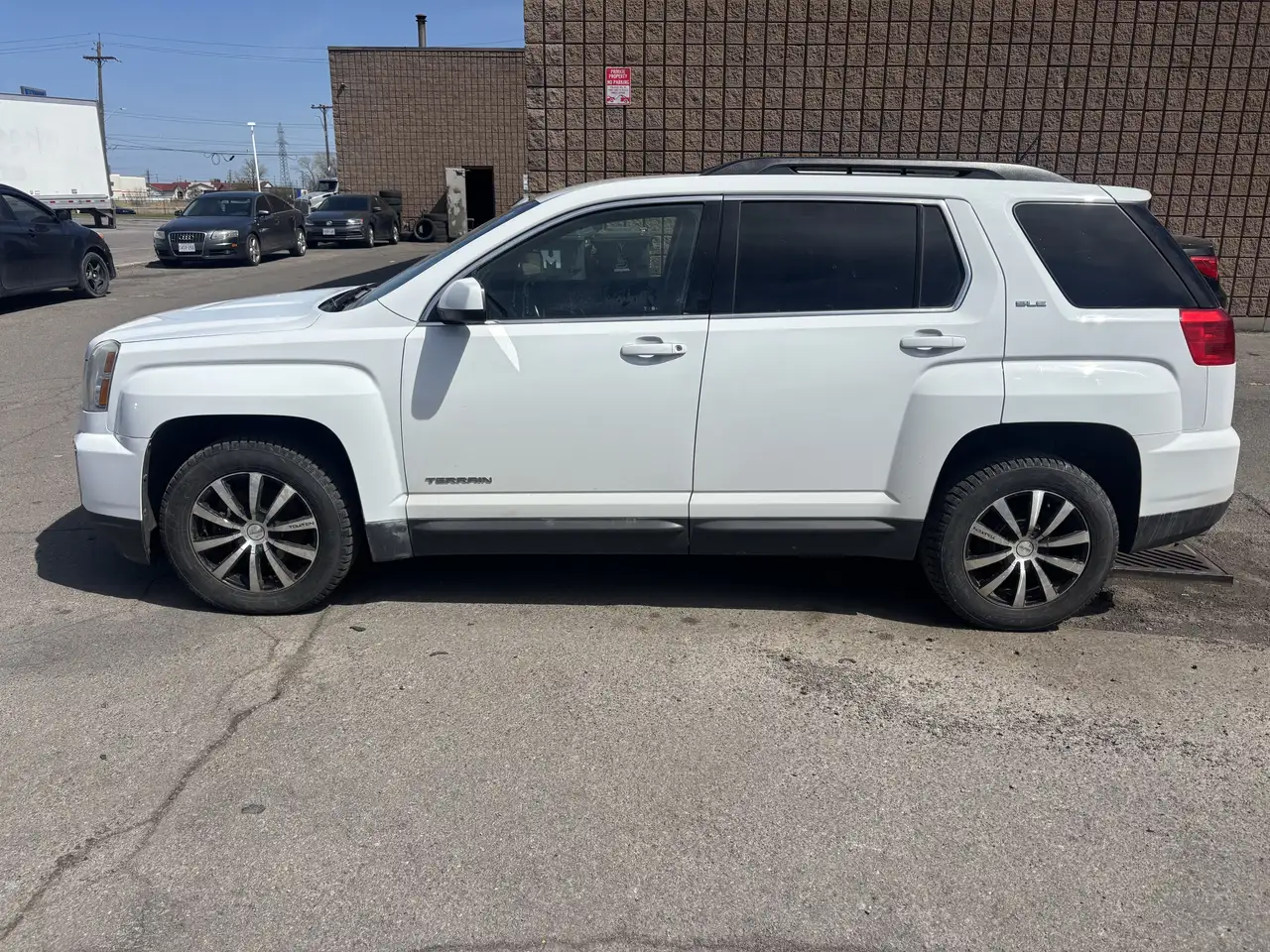 GMC Terrain photo GMC Terrain