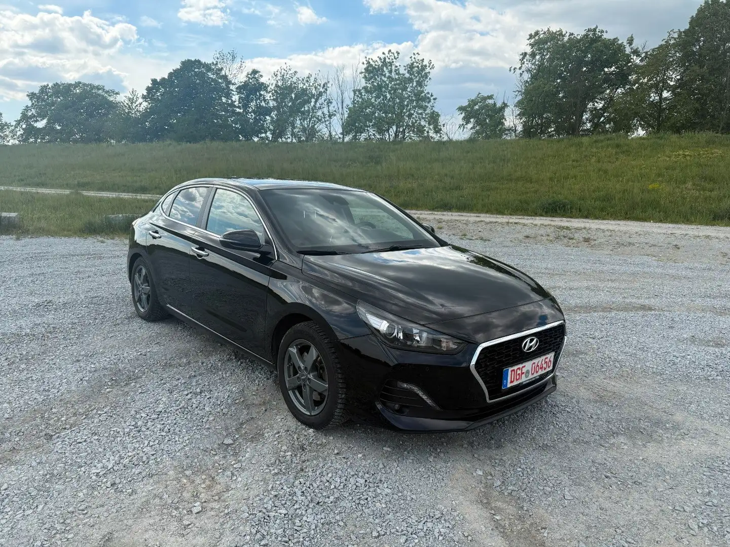 Hyundai i30 Trend 1.4 Turbo-Limo-Pdc-Kamara-Shz-Tempomat Schwarz - 1
