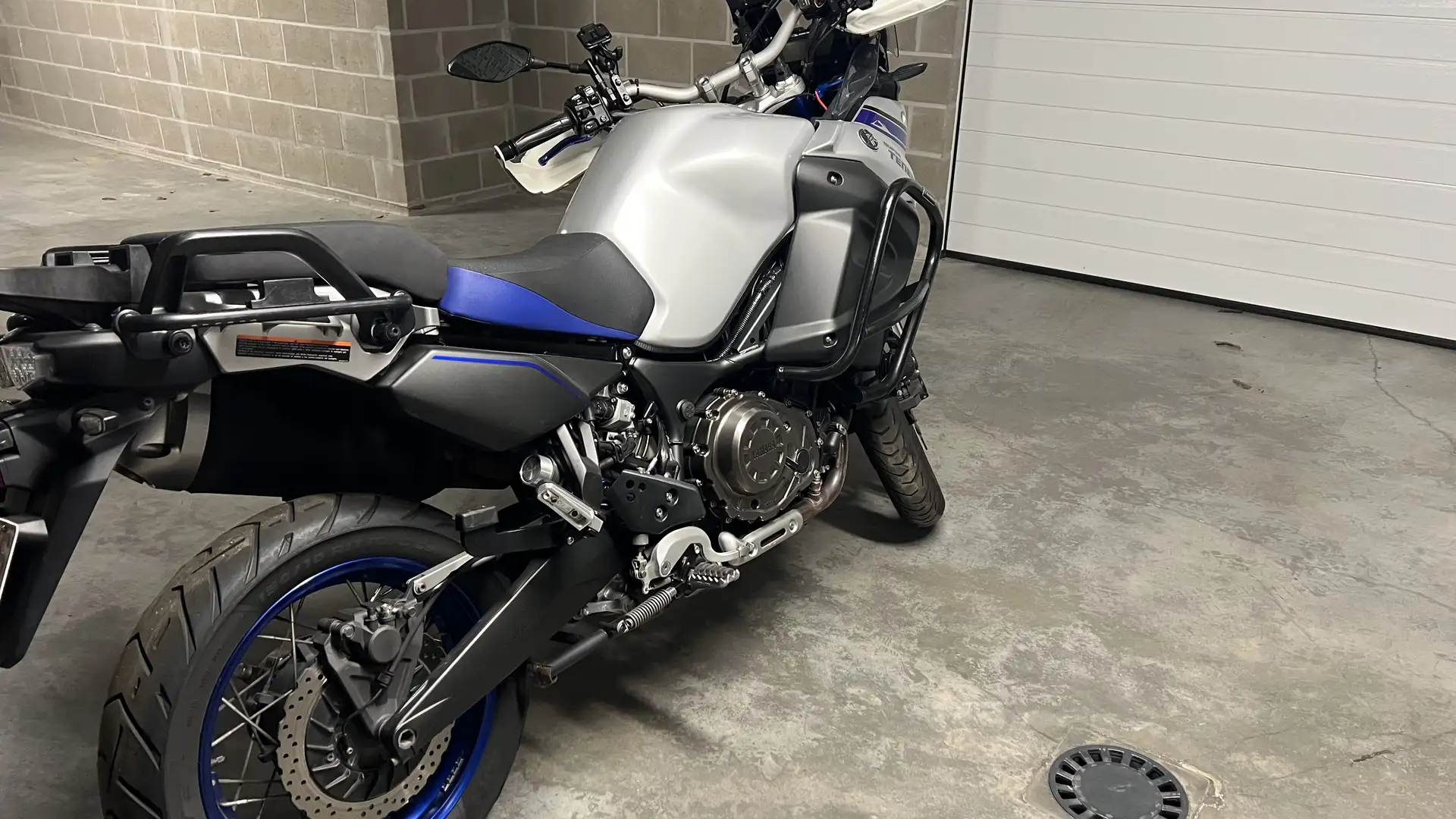 Yamaha XT 1200 ZE Stříbrná - 1