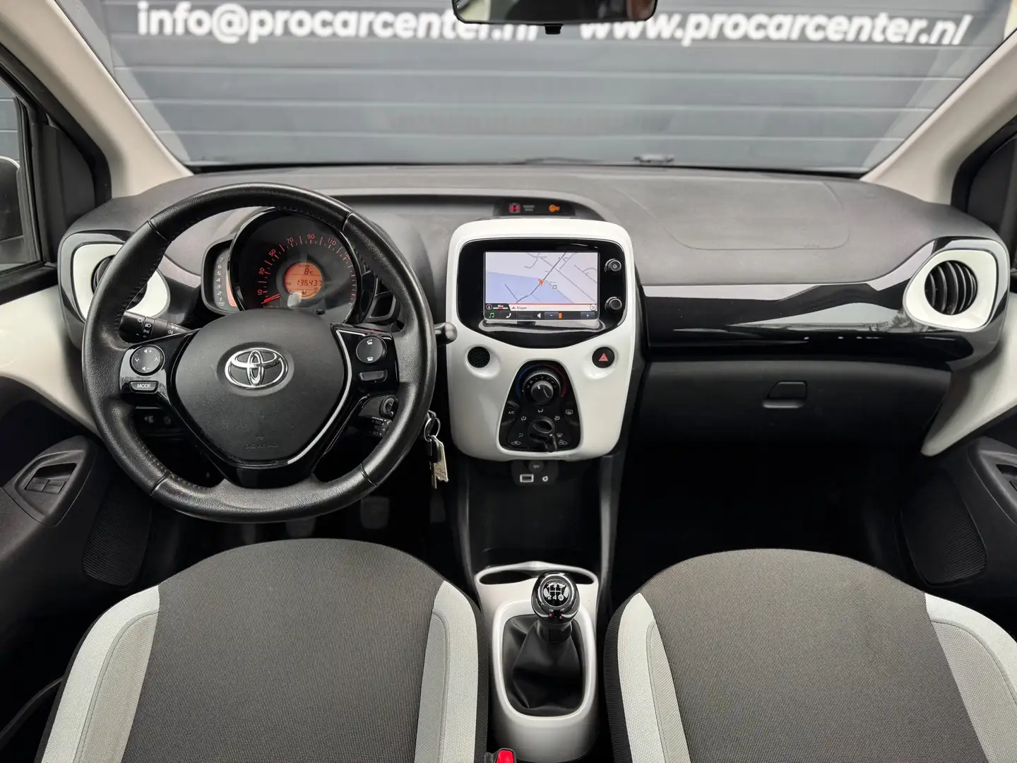 Toyota Aygo 1.0 VVT-i x-pure AIRCO|CRUISE|CAM|1e EIGENAAR||NAV Blanc - 2