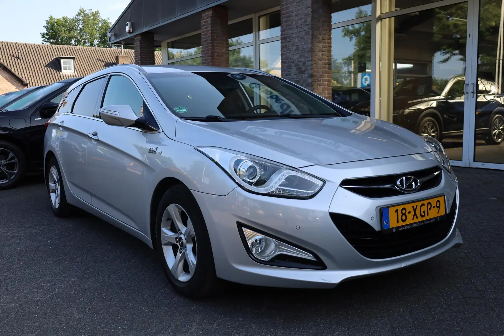 Hyundai i40 Wagon 1.6 GDI Blue Business Edition CAMERA TREKHAA Grijs - 2