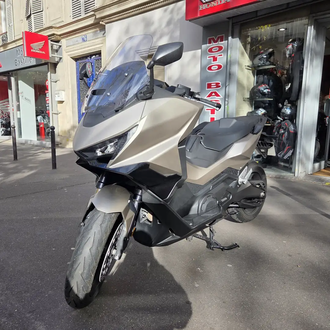 Honda Forza 750 Beige - 2