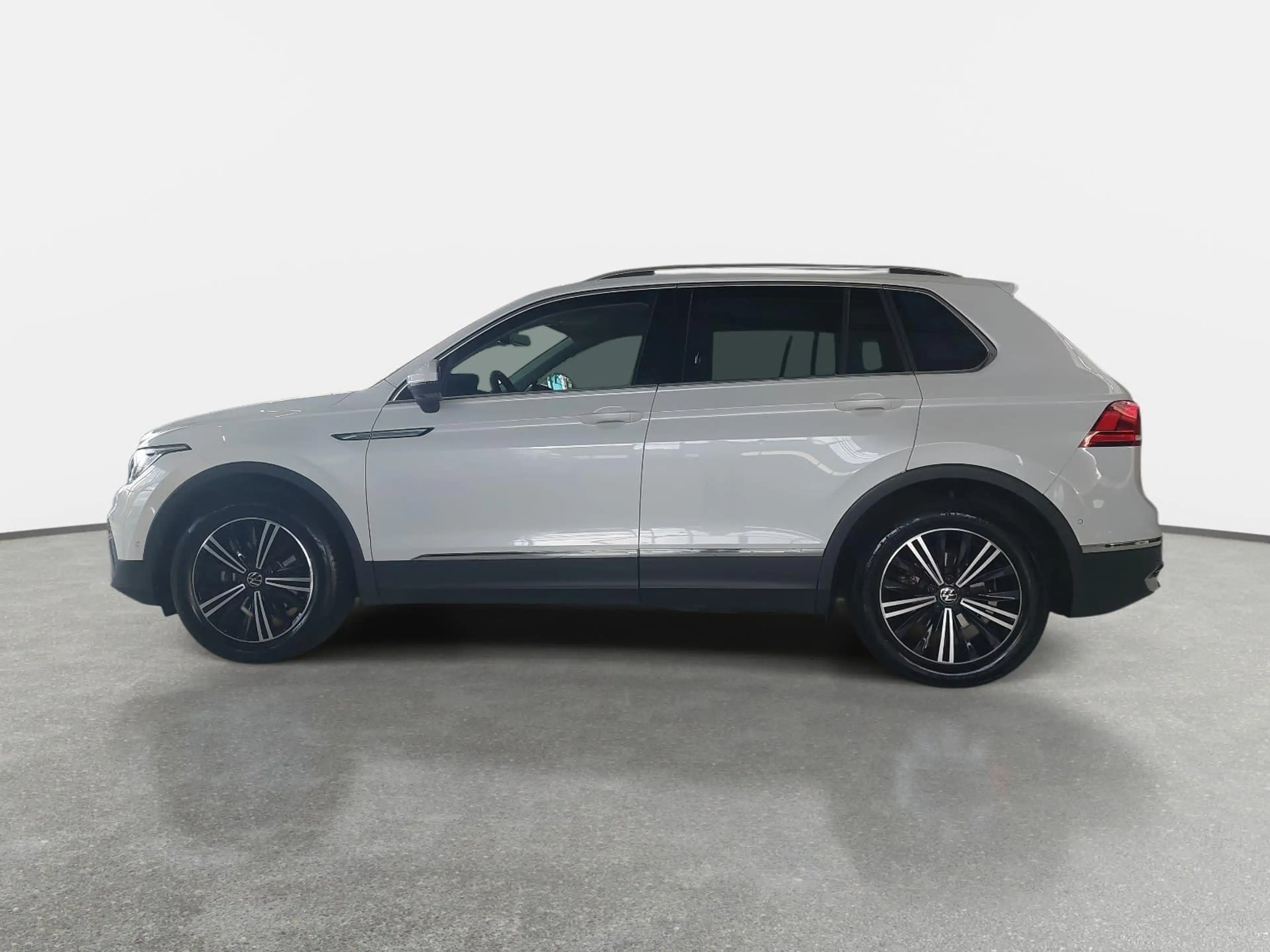 Volkswagen Tiguan TIGUAN 2.0 TDI BMT ELEGANCE — photo 6