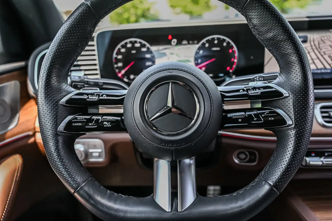 Mercedes-Benz GLS снимка Mercedes-Benz GLS