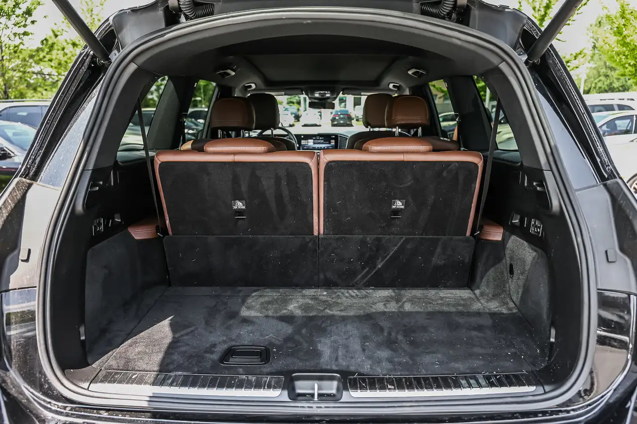 Mercedes-Benz GLS снимка Mercedes-Benz GLS