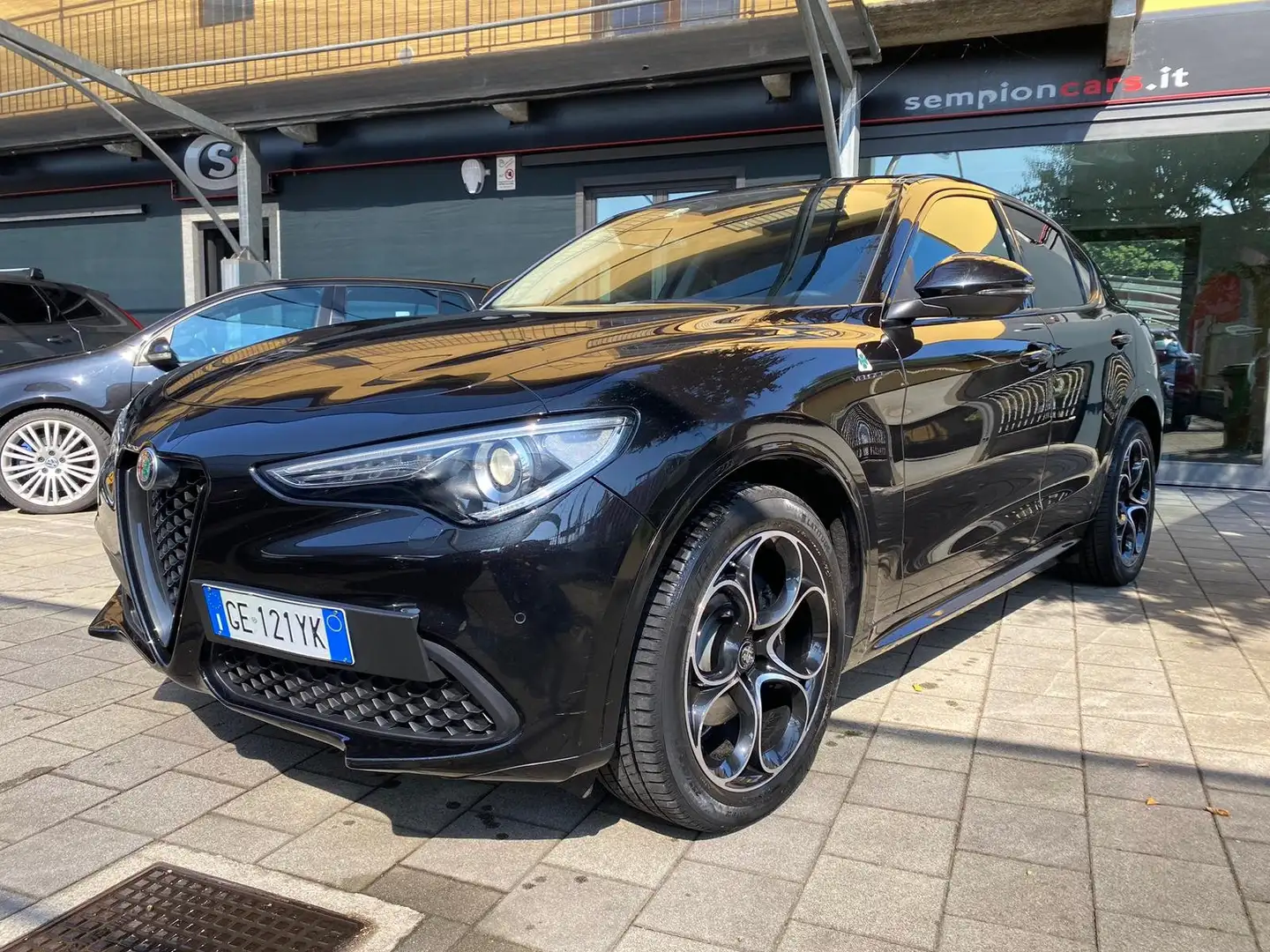 Alfa Romeo Stelvio Q4 210 cv Veloce KM 27.000 REALI TETTO/PELLE/FULL Nero - 2