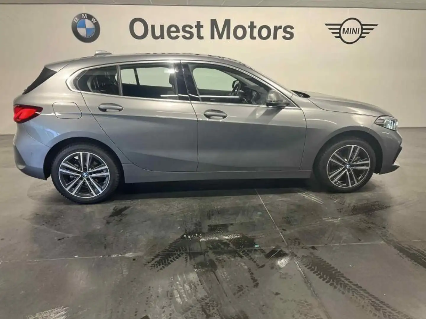 BMW 116 116iA 109ch Business Design DKG7 Gris - 2