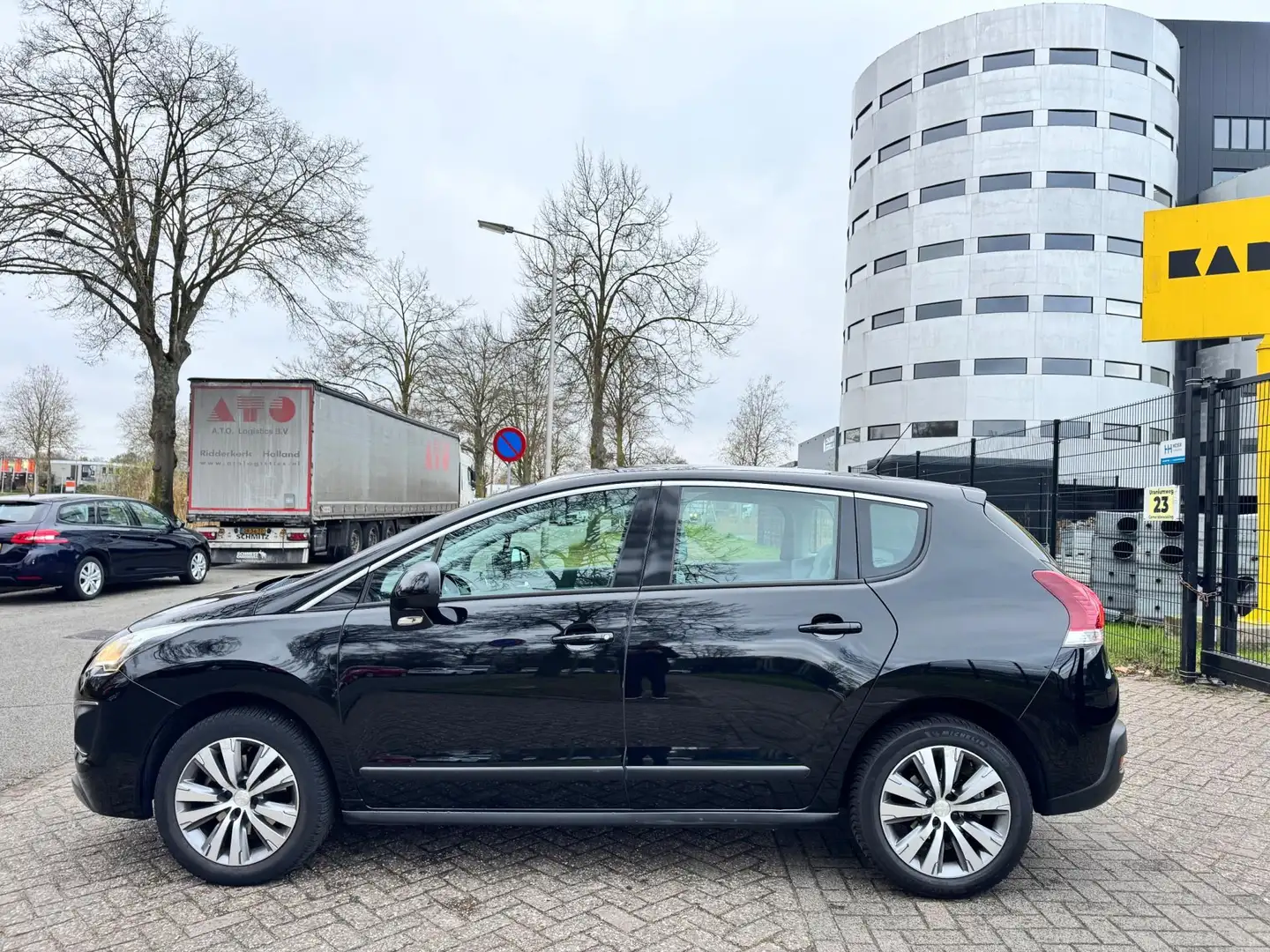 Peugeot 3008 1.6 THP Active|AUT|PANO|NAVI|CAMERA|PSENSOR|TREKHA Negru - 2