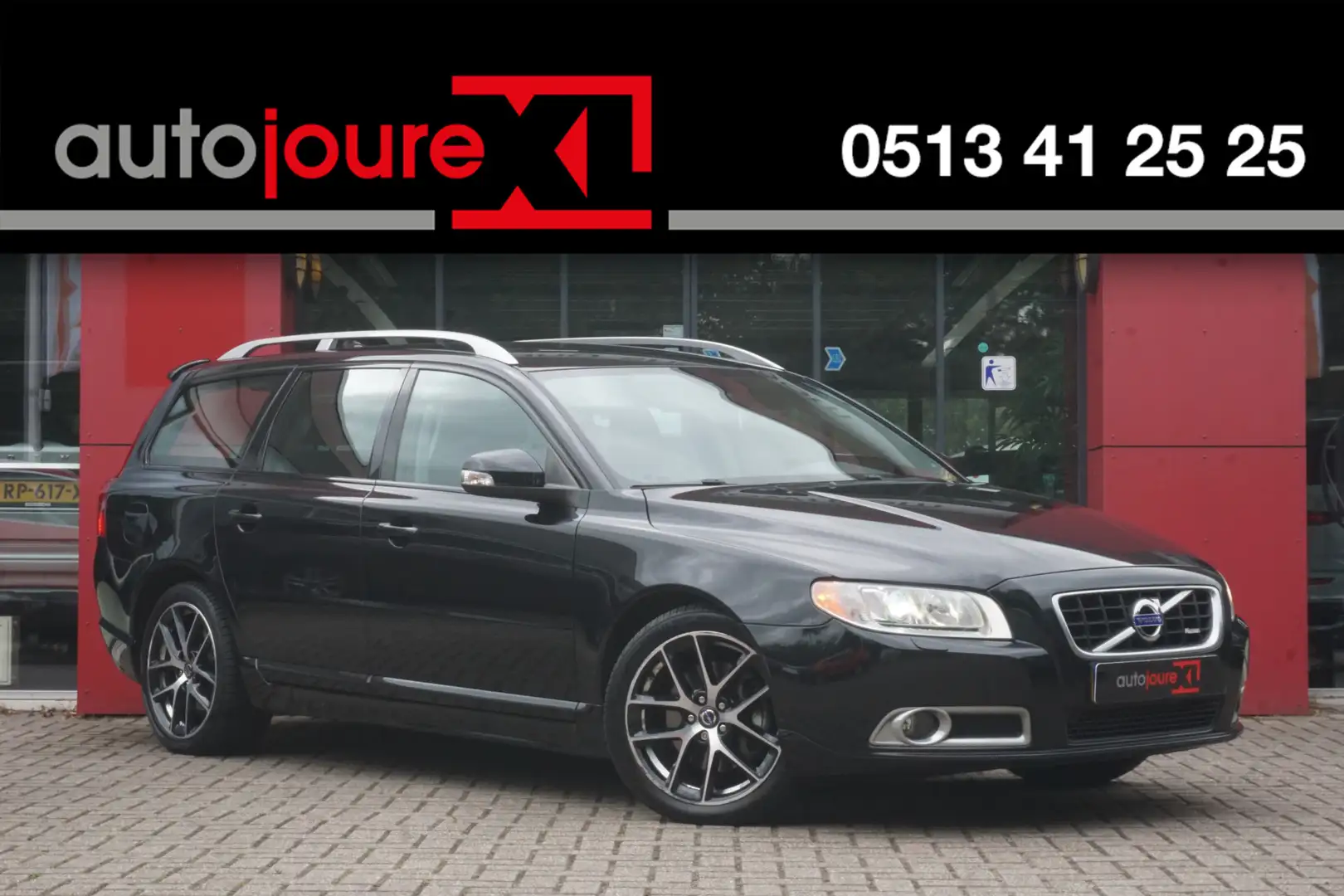 Volvo V70 2.0T R-Edition | Origineel NL | Leder | Navigatie Noir - 1