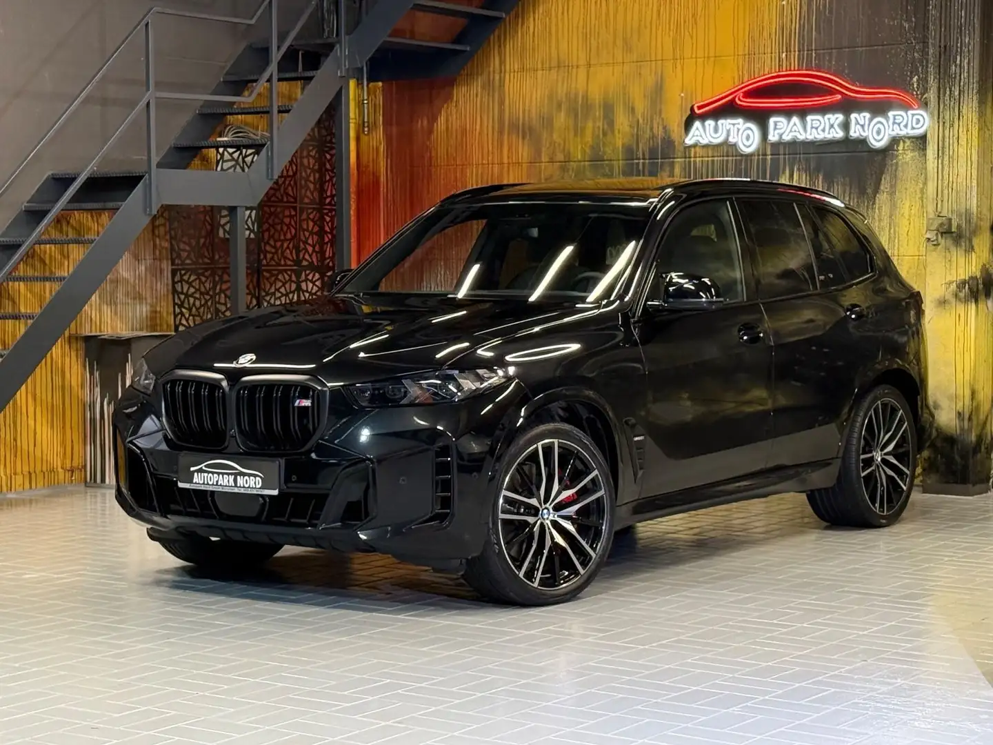 BMW X5 M60i xDrive SKY LOUNGE~HEADUP~GLAS~STANDG~B&W Noir - 1