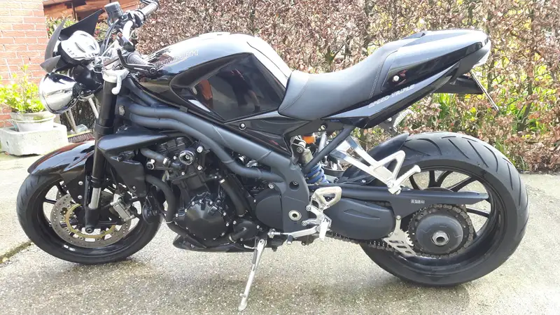 Triumph Speed Triple 1050 - foto 7