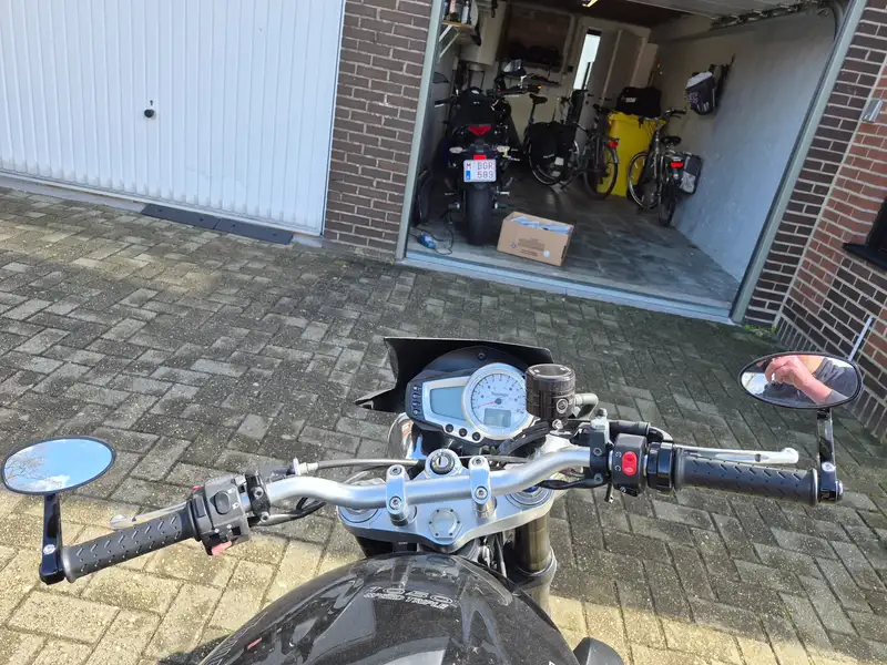 Triumph Speed Triple 1050 - foto 4