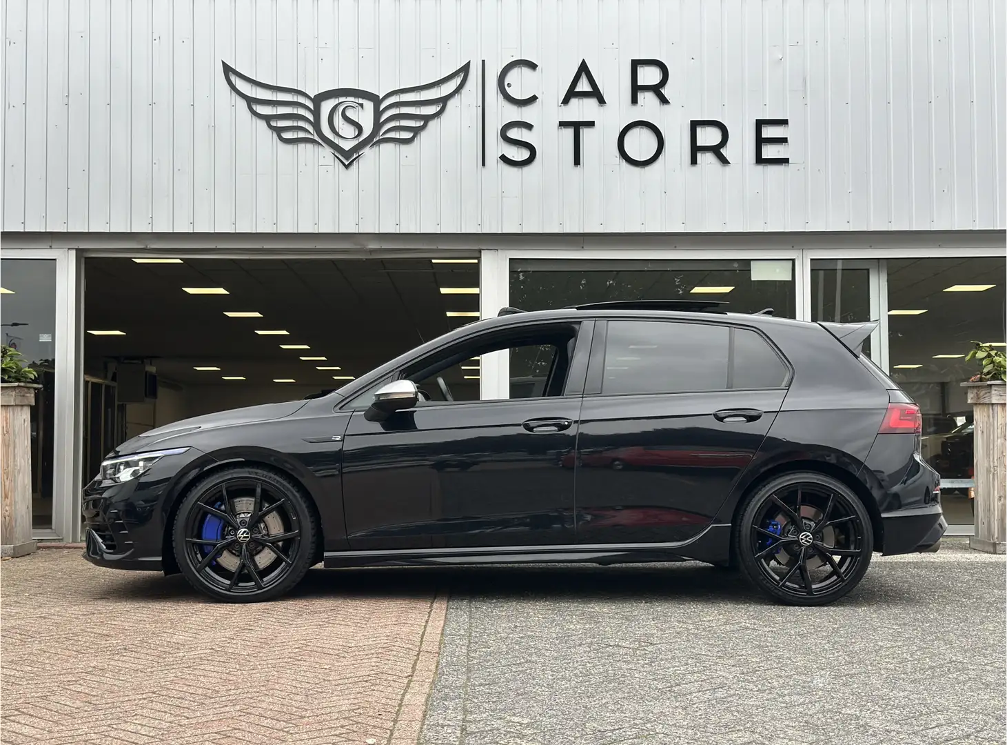 Volkswagen Golf 2.0 TSI R 4Motion |PANO|AKRAPOVIC|HARMAN KARDON|CA Zwart - 2