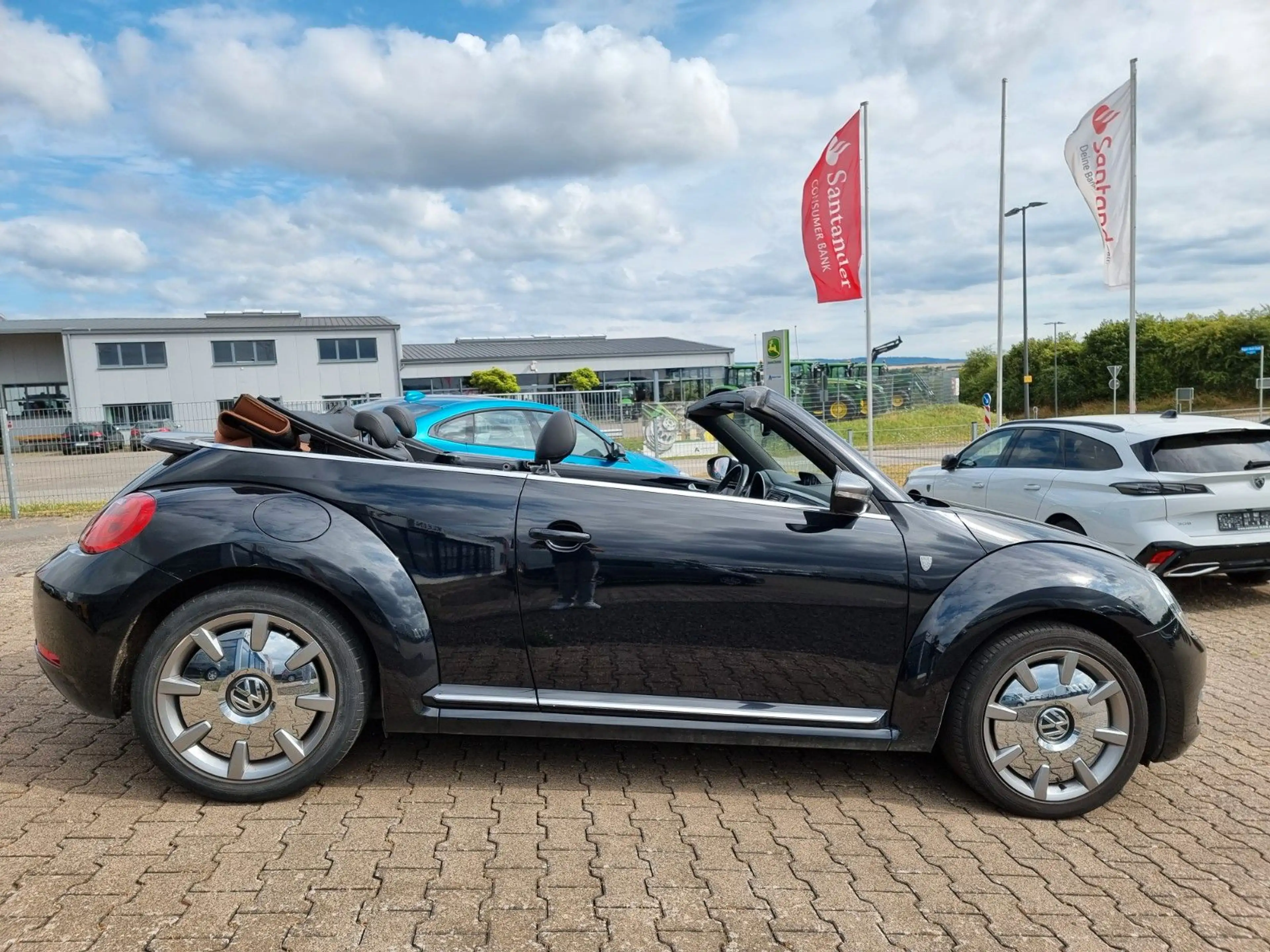Volkswagen Beetle Cabriolet Karmann BMT *SITZHEIZ*PDC*TEMP* — photo 15
