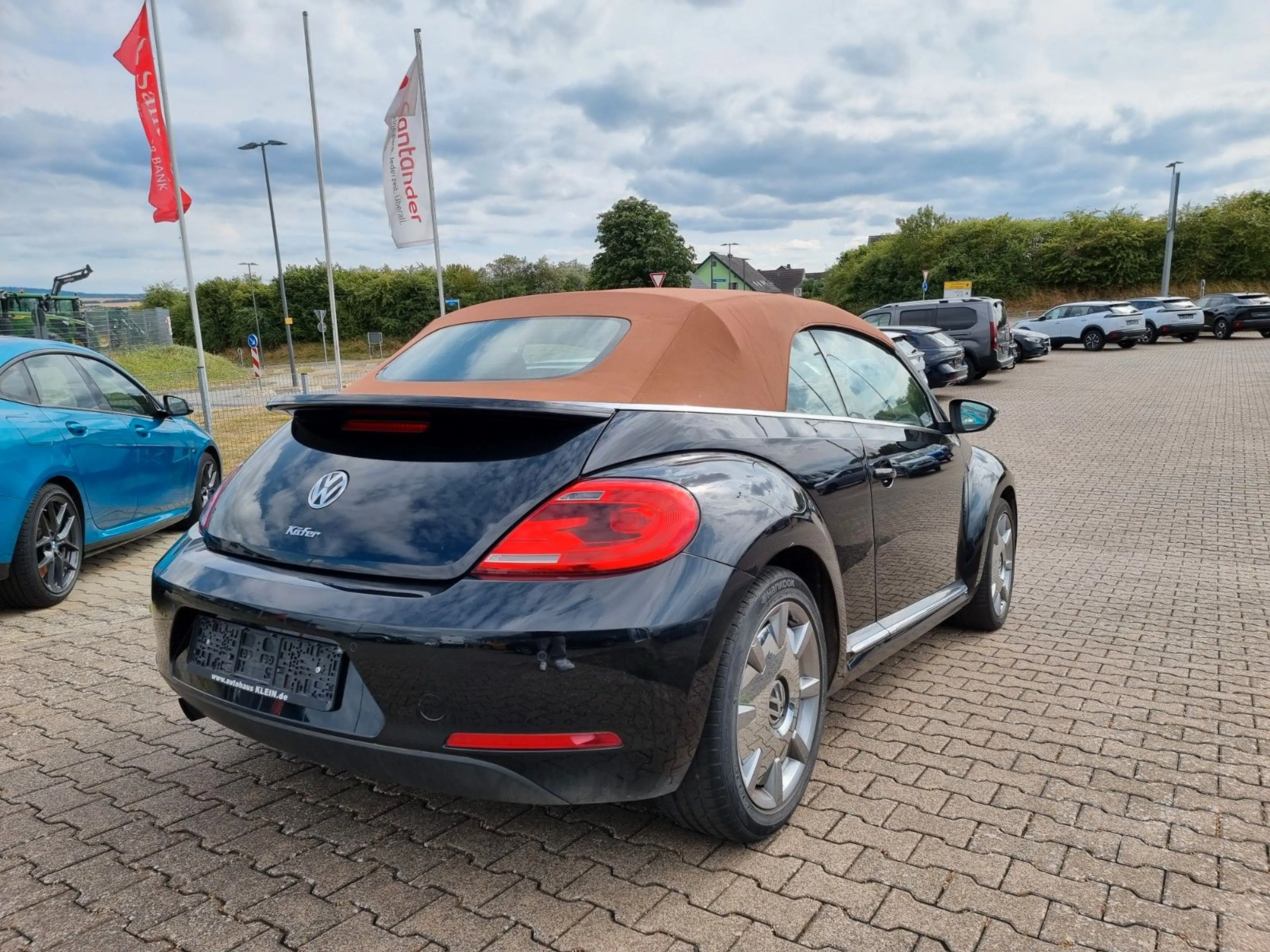 Volkswagen Beetle Cabriolet Karmann BMT *SITZHEIZ*PDC*TEMP* — photo 6