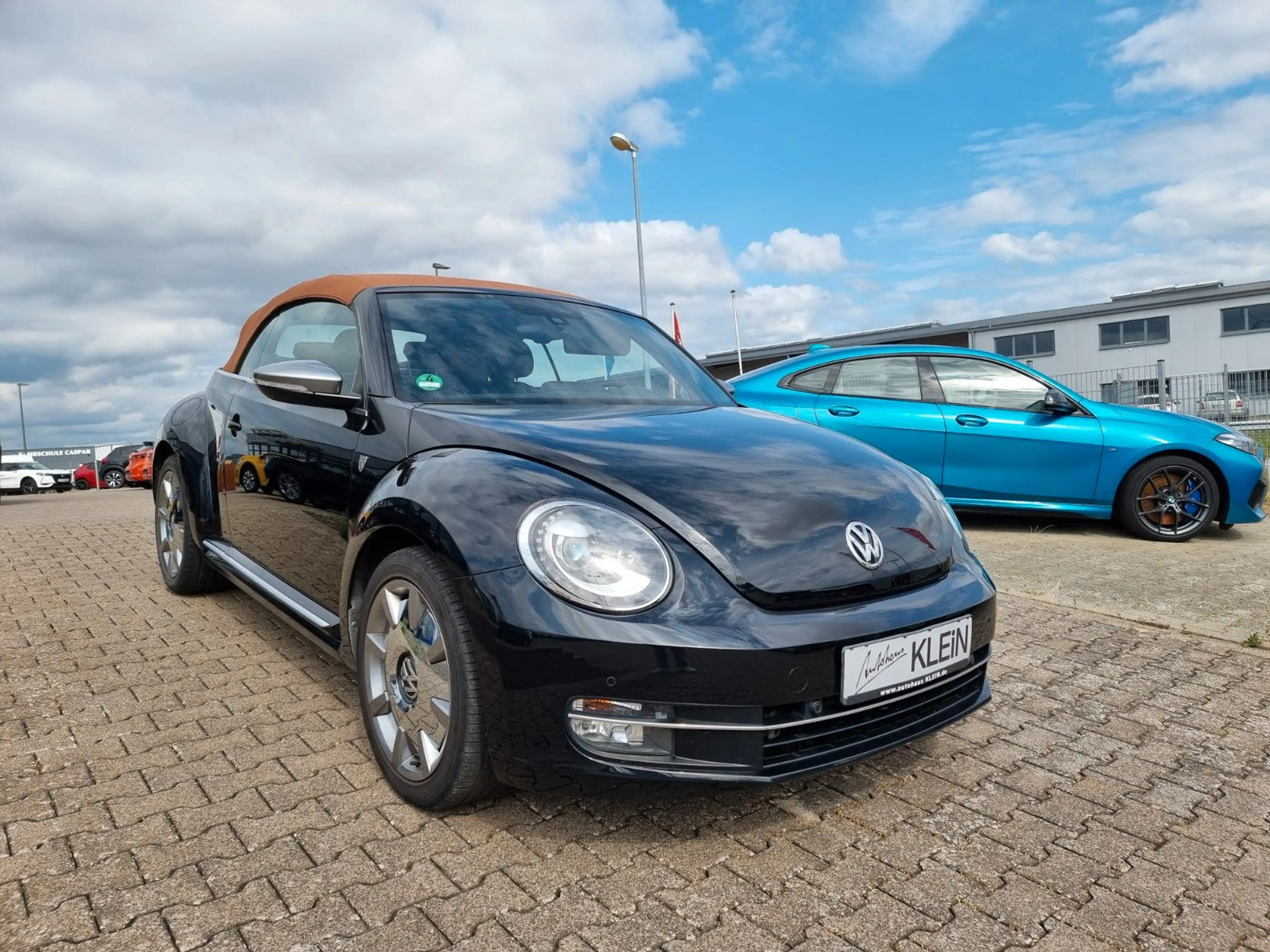 Volkswagen Beetle Cabriolet Karmann BMT *SITZHEIZ*PDC*TEMP* — photo 8