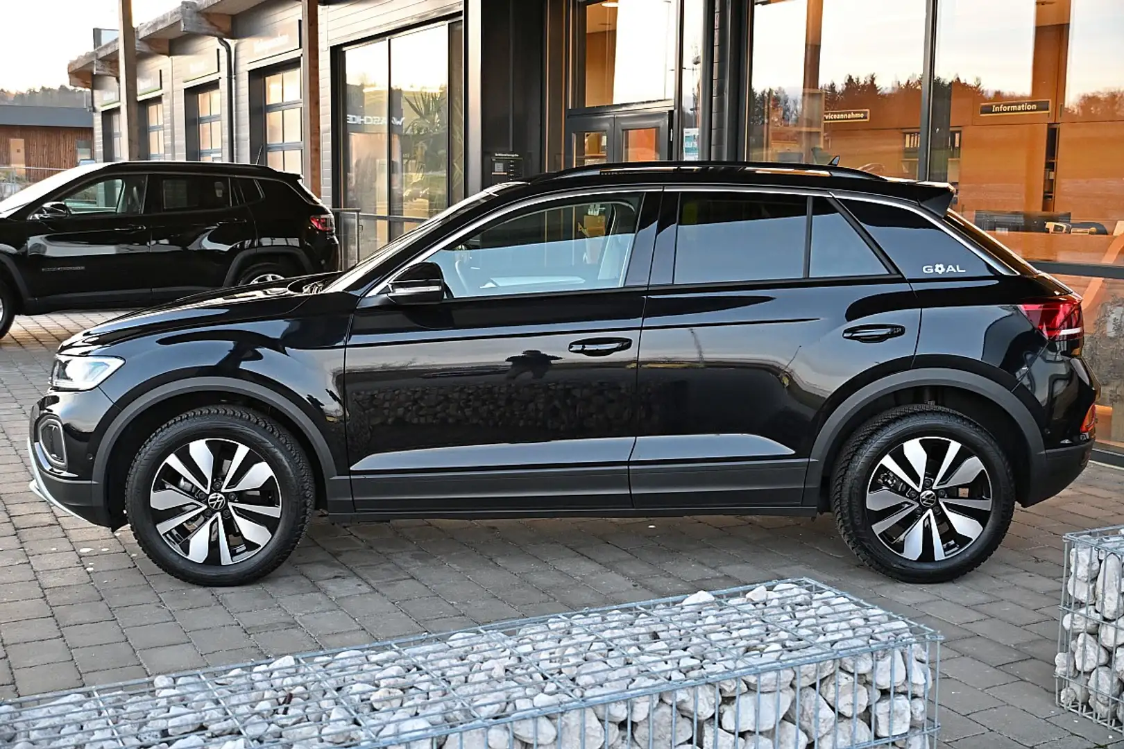 Volkswagen T-Roc 1,0 TSI Life ACC, Navi, LED, Spurhalte, Totwink... Schwarz - 2