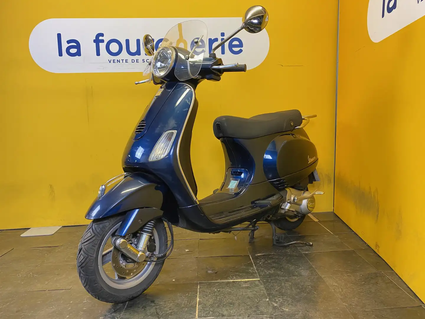 Vespa LX 125 Blue - 1