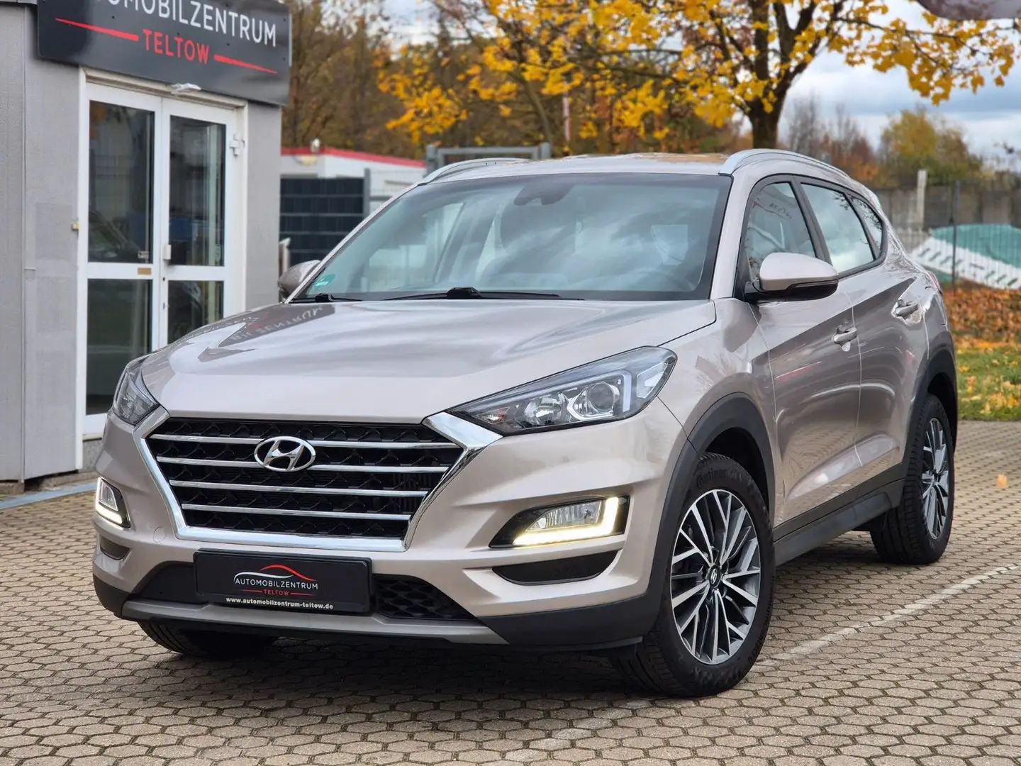 Hyundai TUCSON Advantage 2WD Automatik 1.Hand Weiß - 1