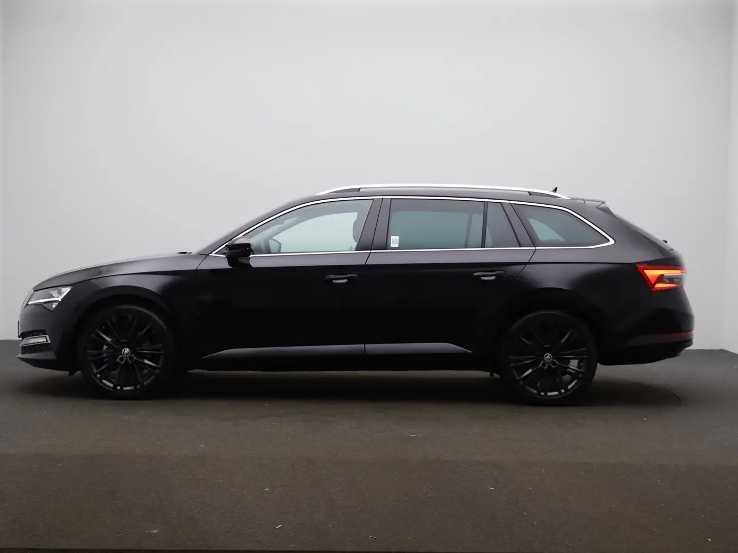 Skoda Superb Combi 2.0 TDI Style DSG Standh. Kamera Schwarz - 2